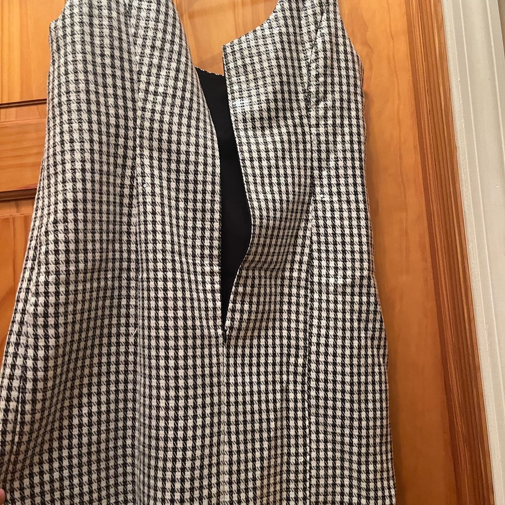 Wayf houndstooth print minidress with an iridescent sequin overlay size large - Picture 8 of 9